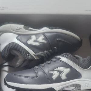 BRAND NEW Ringor Turf Shoes